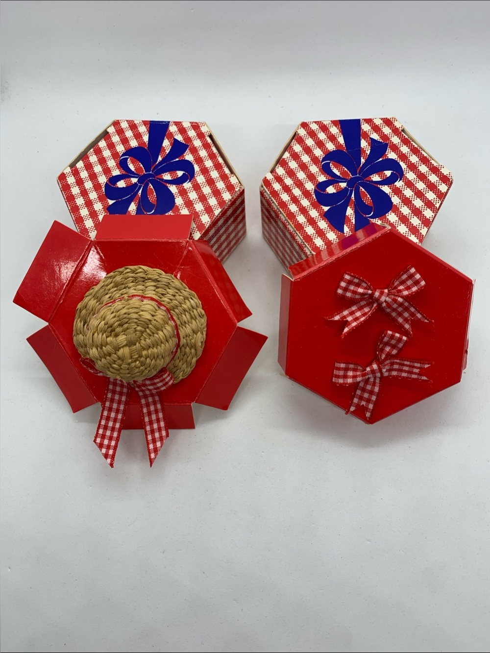 1988 AVON Red Gingham Pierced Earrings & Straw Hat Brooch Hexagon Gift Box Set